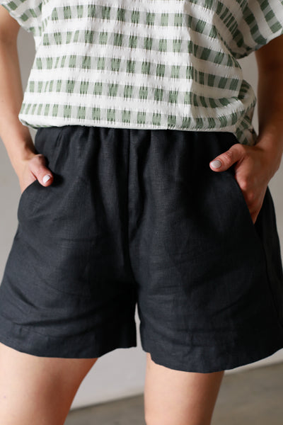 Load image into Gallery viewer, Black Linnen Shorts